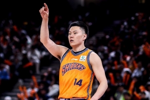李弘权全场砍下27分8板！牺牲家庭为冠军，数据见证拼搏之路