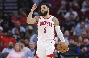 范弗里特:历经18次试训未果,后来发现多条途径可进入NBA