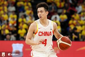 赵继伟与胡金秋成男篮世预赛半场亮点