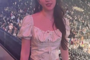 再过几月又有NBA了~回顾此前女神刘亦菲受邀在阿布扎比看比赛