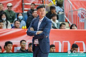 外籍教练将接替杜锋？广东男篮今日发布招聘信息含球队翻译职位