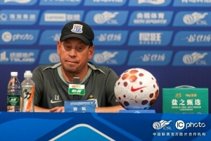 斯卢茨基表示，金顺凯初步判断为肋骨骨折，将在大连医院接受治疗