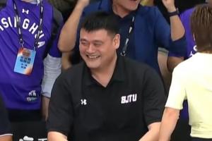 顶住压力！交大后卫逆境爆发展现顽强意志