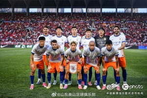 山东泰山客场以5-1战胜辽宁铁人，赢得联赛下半赛季的首胜