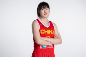 罗欣棫表示自己体能显著提升，体型变得更健壮，女篮训练氛围融洽