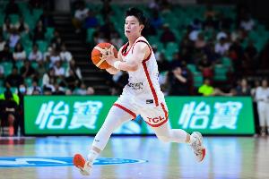 李缘腰部受伤 或将缺席部分热身赛