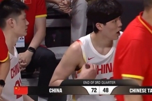 郭艾伦:杨瀚森是否已掌握了约基奇的传球技巧?杨健:他空切的是穆雷的球