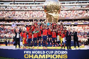 美总统涉嫌干预足球决策 FIFA和平奖引争议