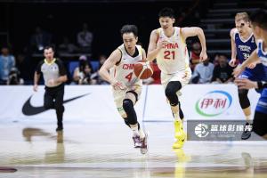 赵继伟精准高效，投中5记三分球获17分4篮板6助攻2抢断