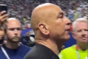 枣核钉！ESPN记者分享视频：埃及教练朝阿根廷球迷大声呼喊并吐口水