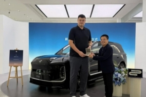 攻防转换决定胜负！姚明如何凭借卓越车技驾驭蔚来ES9