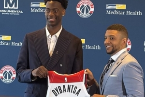 奇才官方宣布：迪班萨将换穿4号球衣开启NBA征程