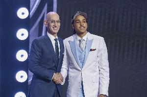 小迈克尔·布朗速问速答：最难忘NBA瞬间为詹姆斯1比3逆转勇士