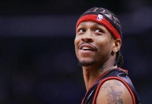 NBA历史50年内，仅艾弗森常规赛和季后赛场均出场时间均超40分钟