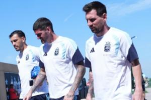 梅西ins分享合影,德保罗、帕雷德斯同赴训练基地