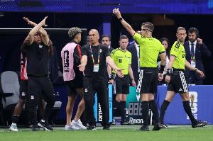 埃及教练:教练做出交叉手势意在表达遭受不公,FIFA允许此行为