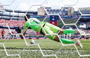 12码线前的障碍，布努世界杯9次遭遇点球仅让对方射入2球