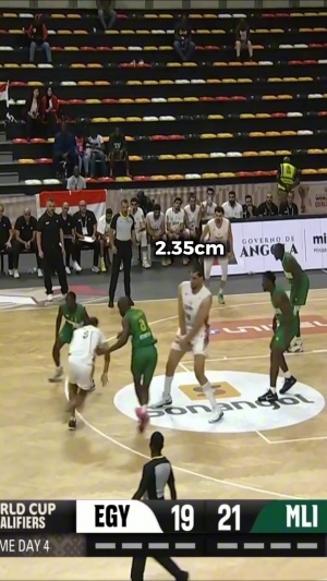 现役最高！埃及2米36巨人中锋亮相世预赛 NBA史上最高球员2米31