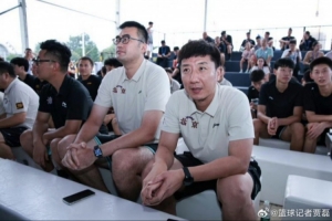 韩硕、张兆旭亮相西城争霸赛开幕式 北控新任教练哈里斯将迅速与球队汇合