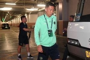 洪明甫面临死亡威胁，董春雨表态：足球需批评亦需理性思考