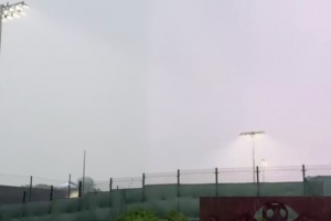 太阳报：雷暴天气引发混乱，阿根廷训练延期