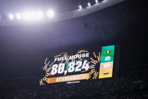 激情!八万零八百二十四观众涌入阿兹特克体育场见证墨西哥2-0击败厄瓜多尔,场馆座无虚席!