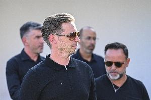 记者:芬威集团不计划拓展足球领域,爱德华兹将辞去足球CEO职位