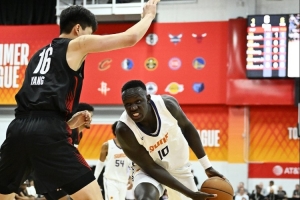 杨瀚森贡献12分9篮板4助攻!展现期待亮点