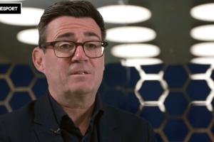 英国首相称：因凡蒂诺未将FIFA引向正轨，将其视为盈利工具