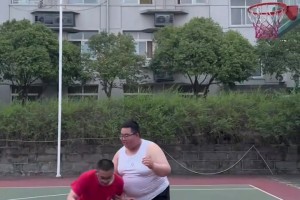 打篮球吗？这把我选盾山！！