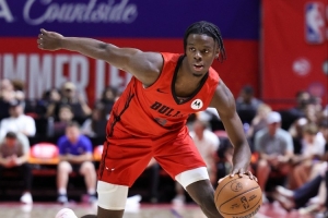 威尔逊:每日投篮练习2000-2500次,学校时无暇练习,NBA生活则截然不同