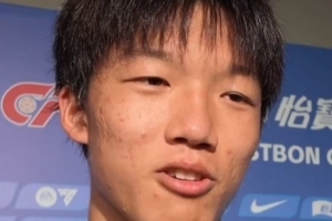顶住压力！蒋子承逆境爆发展现顽强意志