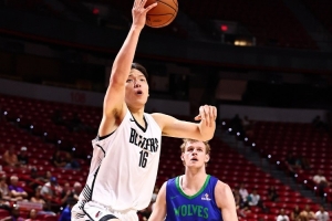 记者:夏联和G联赛对杨瀚森挑战不大,能否将其表现带到NBA值得关注