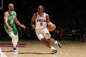 狂飙！马克西NBA首秀惊艳，三威胁教科书级教学