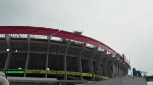 开球前3小时，记者报道：墨西哥与英格兰比赛遭遇突发雷暴，已启动安全程序