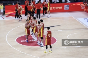中国男篮面临关键之战！媒体人士强调：锋线和篮板是关键！