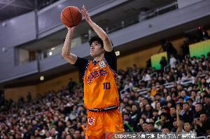 男篮四国赛12人名单更新，杨曦皓与偰李永炜取代胡金秋和赵继伟