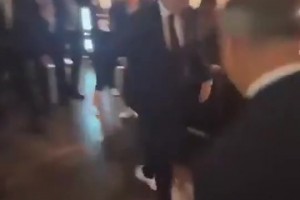因凡蒂诺玩抢圈被卡洛斯、卡卡戏耍，最后呼叫大罗救场！