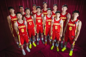 媒体人士指出：国青队中不乏天赋与潜力兼备的球员，期待他们保持锐气与勤奋，早日为国家效力